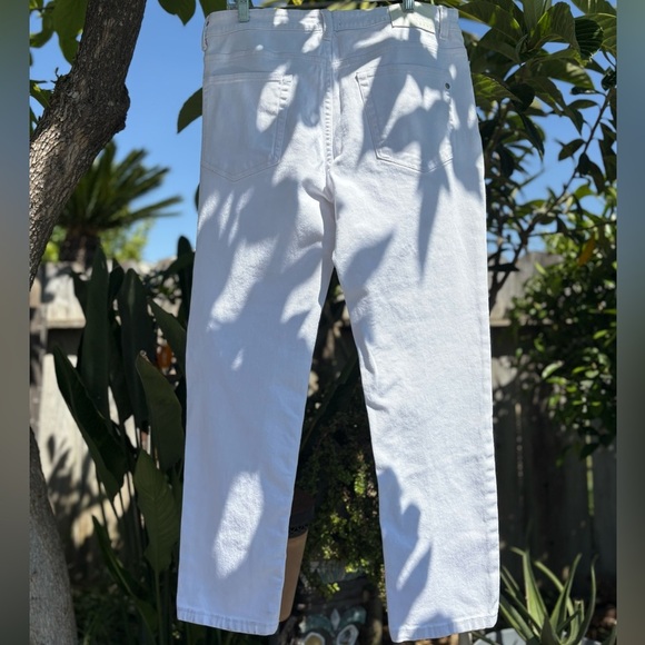 DKNY Men's White Bedford Straight Slim Fit Jeans - Picture 5 of 10